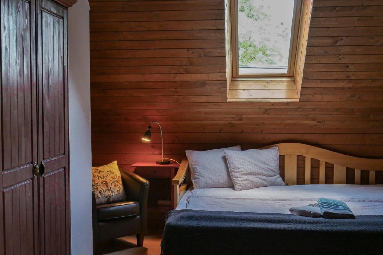 Rose Hip Hill Farm Bed & Breakfast Valea Tirnei Eksteriør bilde
