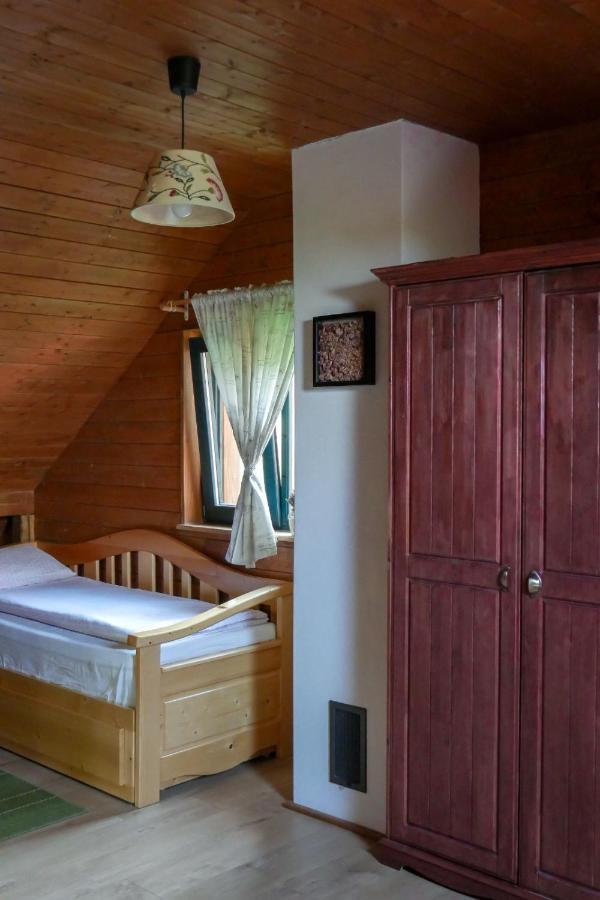 Rose Hip Hill Farm Bed & Breakfast Valea Tirnei Eksteriør bilde